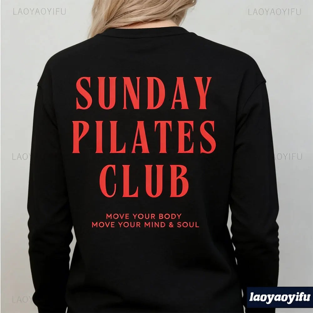 Pilates Club Hoodie – Unisex Katoenen Sweater met Rugprint
