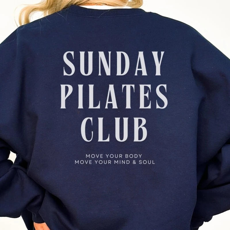 Pilates Club Hoodie – Unisex Katoenen Sweater met Rugprint